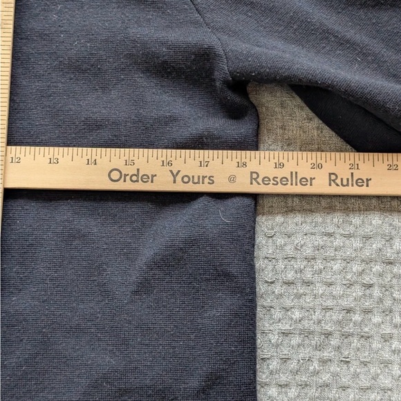 Taylor Stitch Merino Wool Zip Hoodie – Navy
Men’s Size SMALL - Picture 8 of 13